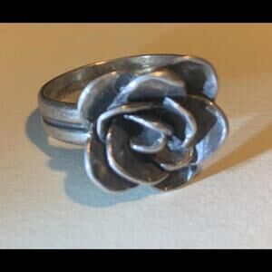 Silpada Stunning Sterling Silver Rose Ring